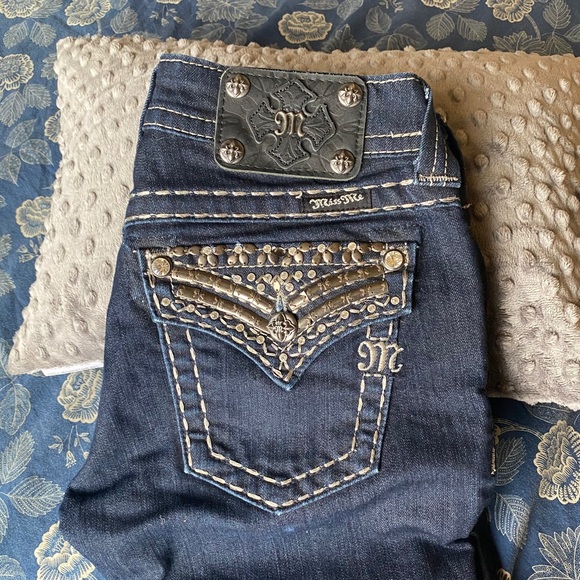 Miss Me Straight Leg Dark Denim Jeans size 26 with 31 inch inseam. - Picture 8 of 9